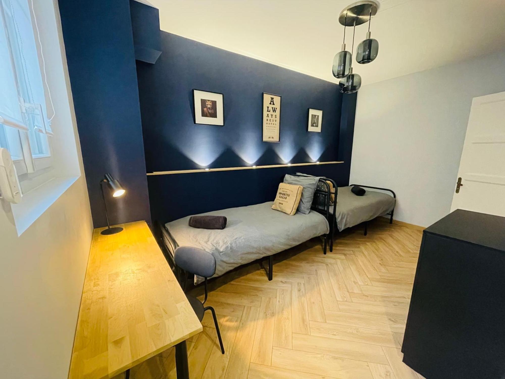 De Standing Hyper Centre Apartment