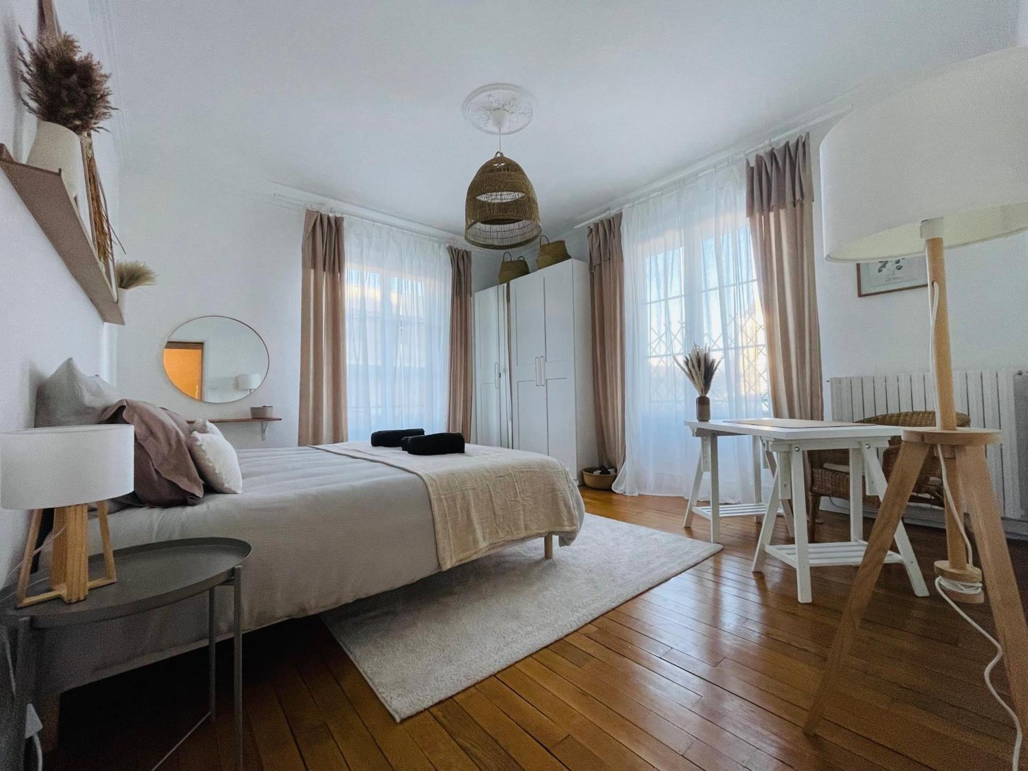 De Standing Hyper Centre Apartment *